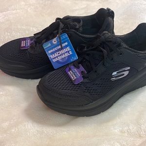 Skechers  D’lux walker